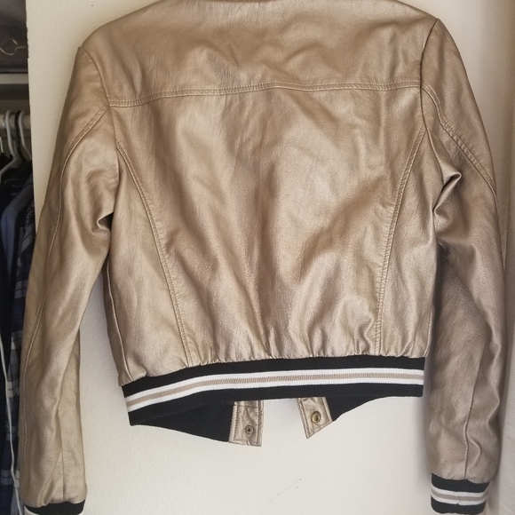 Gold Jacket - Picture 2 of 2